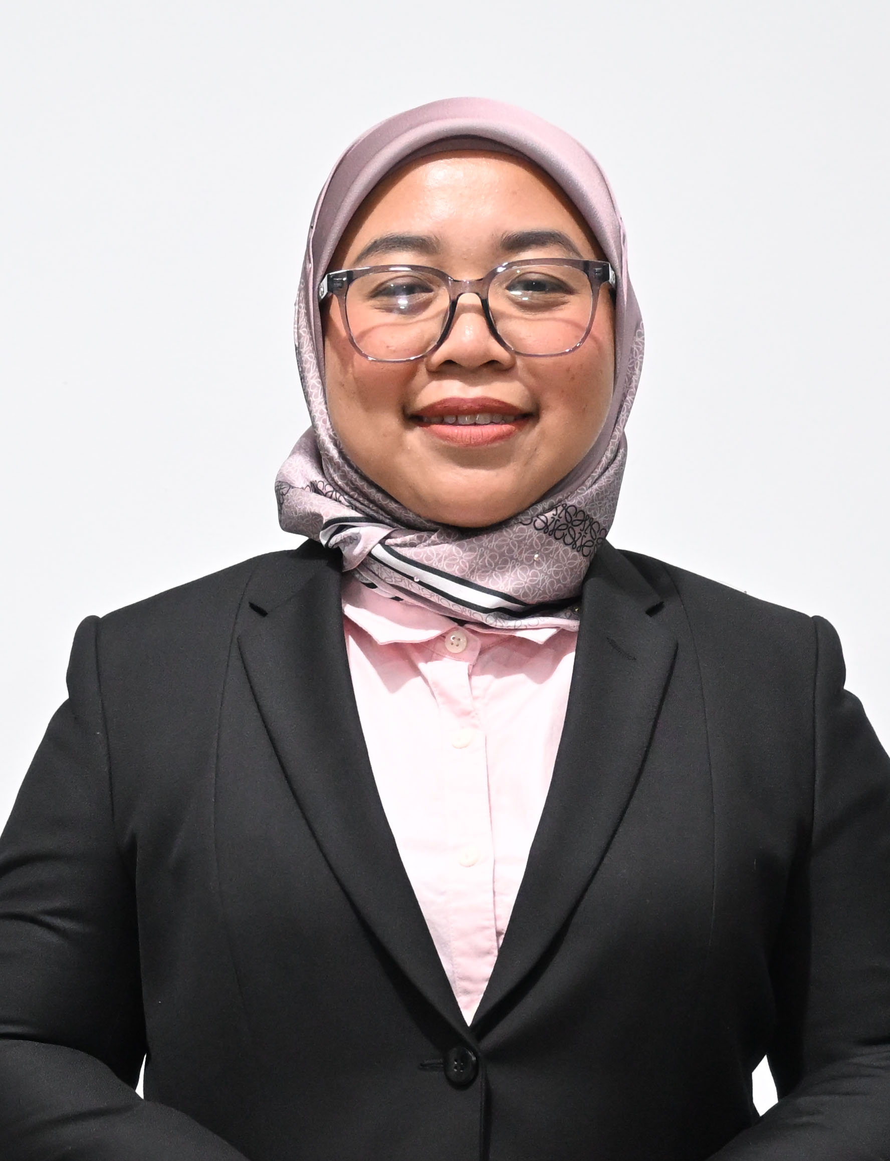Puan Noorafiqah binti Muliyani